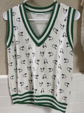 Minnie Rose Vest. Pickleball pattern . Medium . NEW w/o tags